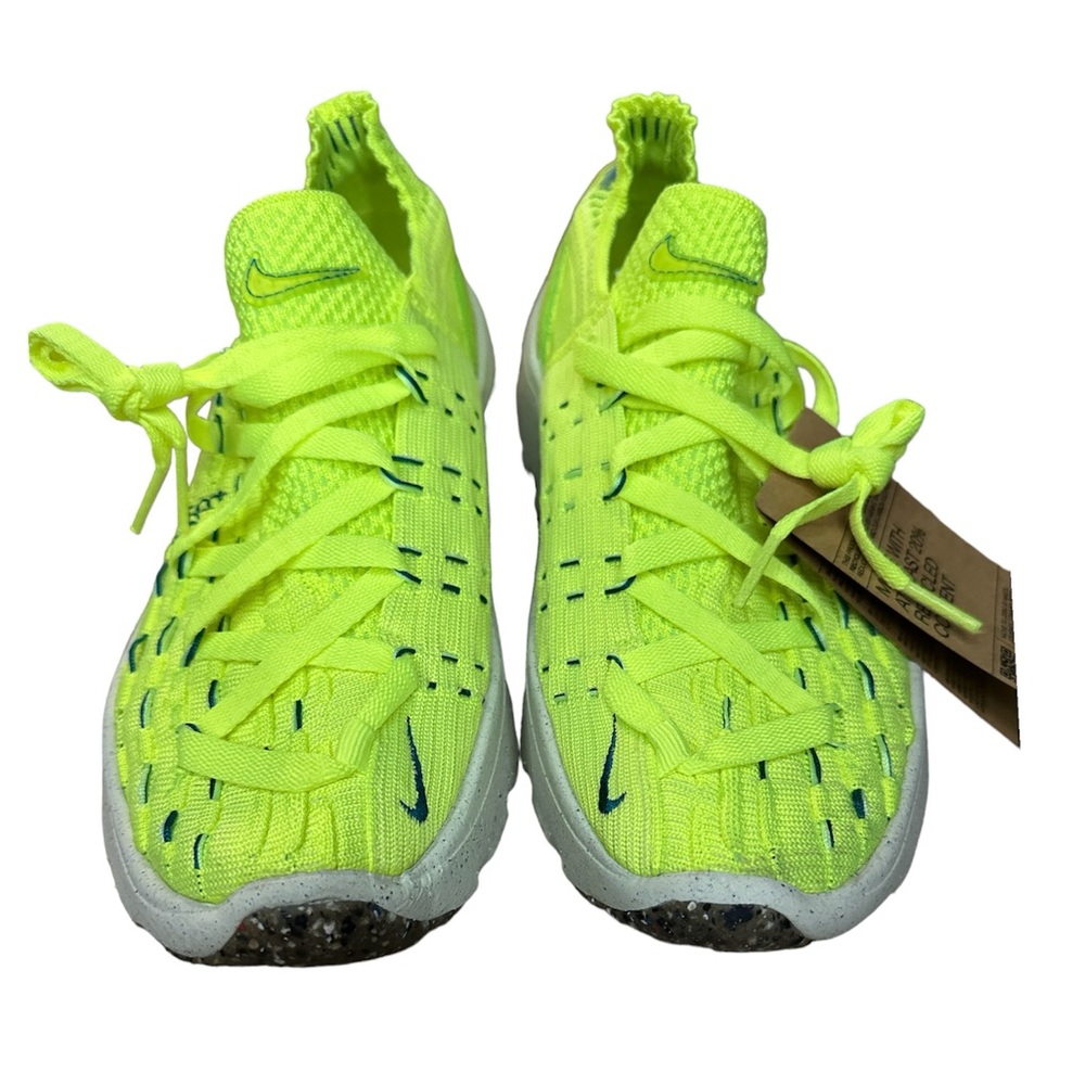 Women’s Nike Space Hippie New size 8 light lemon twist